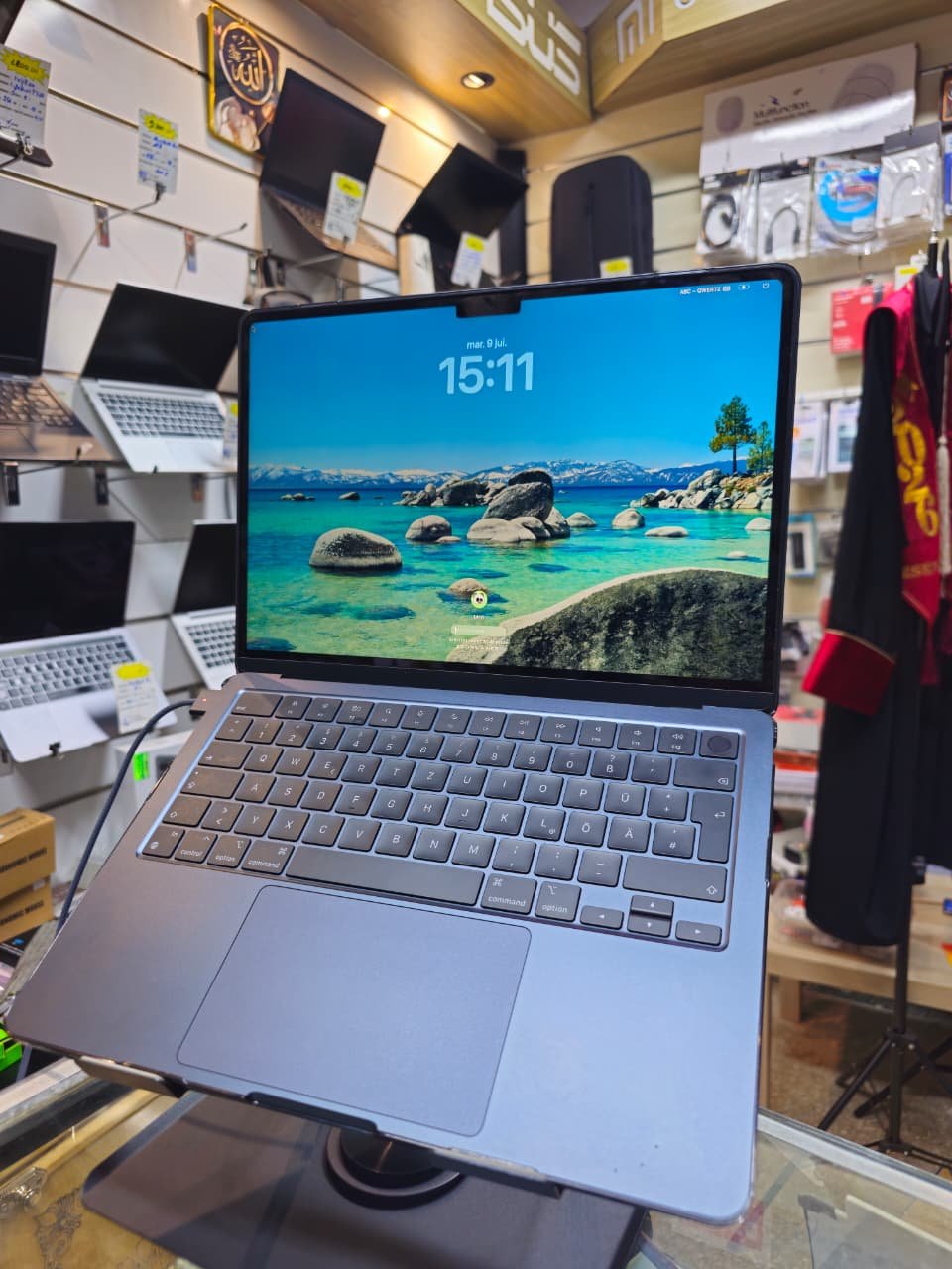 MacBook Air M3 2024